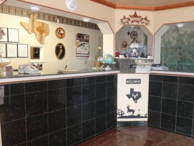freer executive inn and studios