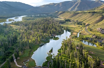 the sylvan lodge at snake river sporting club