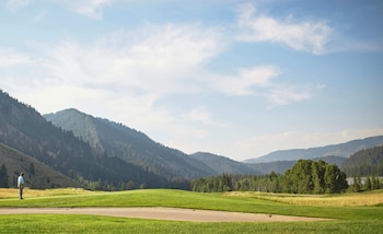 the sylvan lodge at snake river sporting club