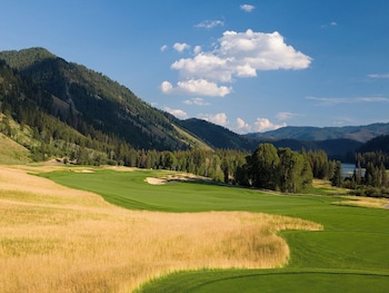the sylvan lodge at snake river sporting club