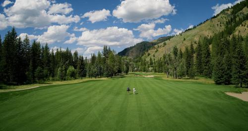 the sylvan lodge at snake river sporting club