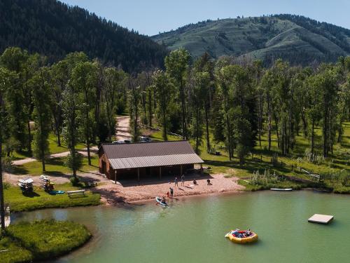 the sylvan lodge at snake river sporting club