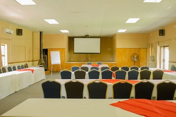 Mountain View Hotel,Ficksburg>>Butha-Buthe,3 star