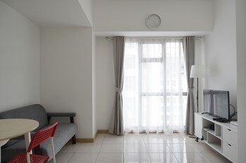 elegant 1br apartment at m town residence near summarecon mall