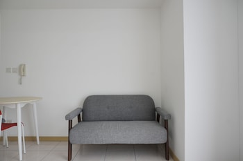 elegant 1br apartment at m town residence near summarecon mall
