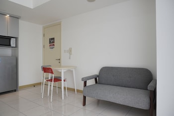 elegant 1br apartment at m town residence near summarecon mall