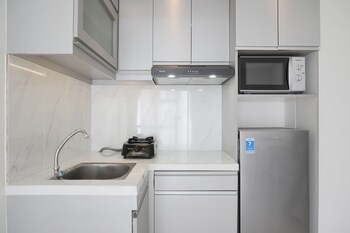 Elegant 1Br Apartment At M-Town Residence Near Summarecon Mall,,3 star
