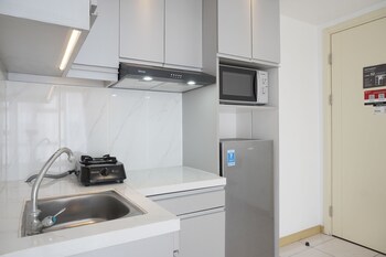 Elegant 1Br Apartment At M-Town Residence Near Summarecon Mall,,3 star