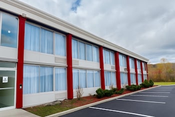 Ramada By Wyndham Cobleskill,,3 star