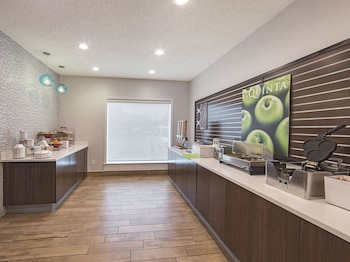 spark by hilton central point medford