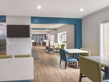 spark by hilton central point medford
