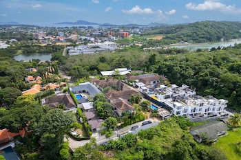 grand tropical pool villa oxavia naiharn