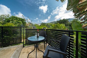 grand tropical pool villa oxavia naiharn