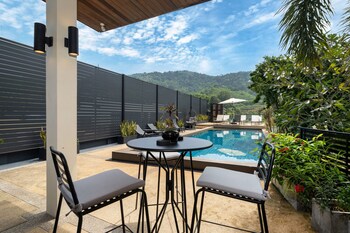 grand tropical pool villa oxavia naiharn