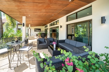 grand tropical pool villa oxavia naiharn