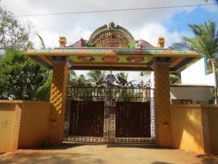 Ananthi Hotels,Near Grand Jummah Mosque,3 star