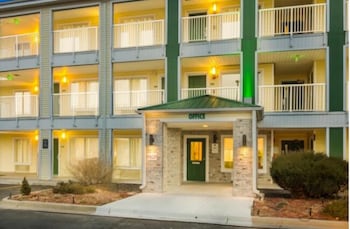 Birch Hill Suites Sulphur,,2 star