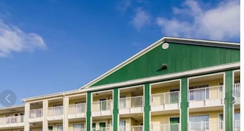 Birch Hill Suites Sulphur,,2 star