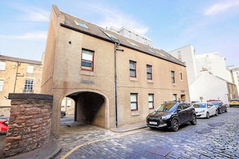 joivy inviting flat near edinburgh castle w parking