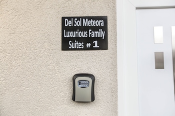 Del Sol Meteora Luxurious Family Suites1,,0 star