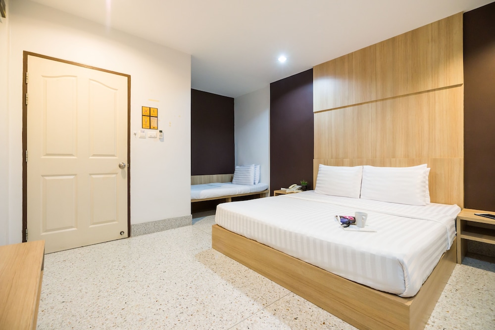 the fifth residence hotel