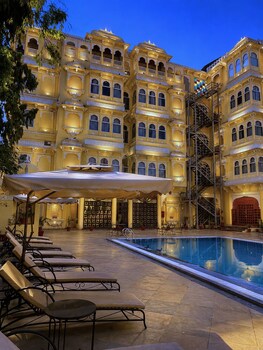 amar mahal luxury boutique hotel near fateh sagar lake udaipur