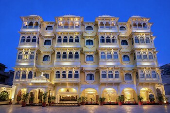 amar mahal luxury boutique hotel near fateh sagar lake udaipur