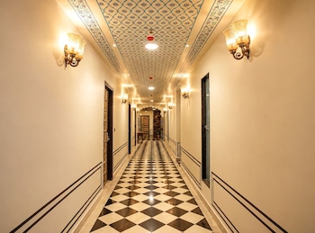 amar mahal luxury boutique hotel near fateh sagar lake udaipur