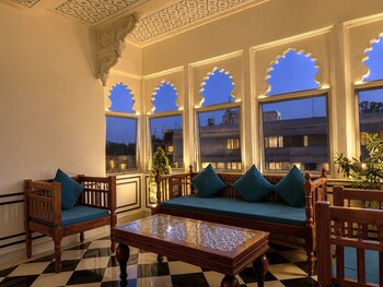 amar mahal luxury boutique hotel near fateh sagar lake udaipur