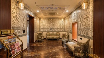 amar mahal luxury boutique hotel near fateh sagar lake udaipur
