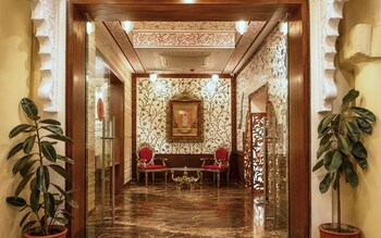 amar mahal luxury boutique hotel near fateh sagar lake udaipur