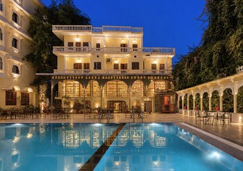 amar mahal luxury boutique hotel near fateh sagar lake udaipur