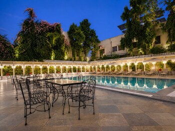 amar mahal luxury boutique hotel near fateh sagar lake udaipur