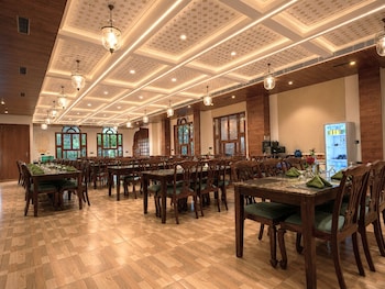 amar mahal luxury boutique hotel near fateh sagar lake udaipur