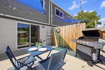 comfortable abode near historic downtown