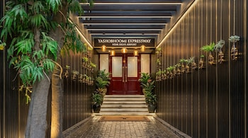 yashobhoomi airport hotel grand tashree