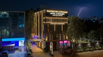 yashobhoomi airport hotel grand tashree