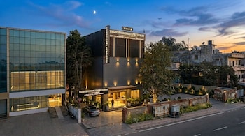 yashobhoomi airport hotel grand tashree