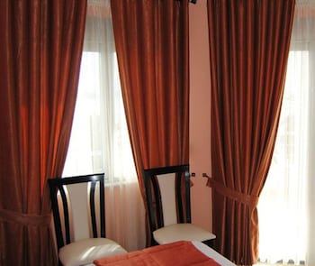Lion Gate Hotel,Sarandë>>Borsh,3 star