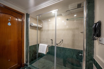 radisson hotel jalandhar grand windsor resorts ltd