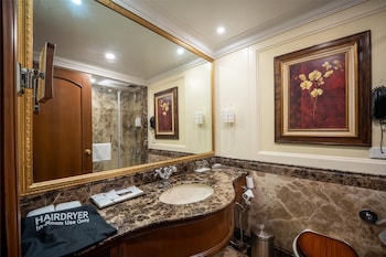 radisson hotel jalandhar grand windsor resorts ltd