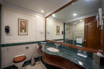 radisson hotel jalandhar grand windsor resorts ltd