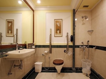 radisson hotel jalandhar grand windsor resorts ltd