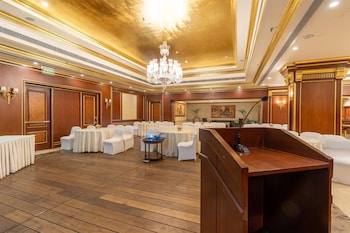 radisson hotel jalandhar grand windsor resorts ltd