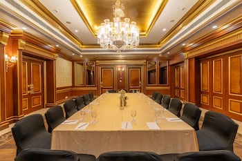radisson hotel jalandhar grand windsor resorts ltd