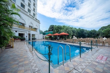 radisson hotel jalandhar grand windsor resorts ltd