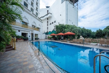radisson hotel jalandhar grand windsor resorts ltd