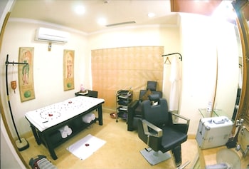 radisson hotel jalandhar grand windsor resorts ltd