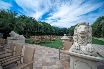 radisson hotel jalandhar grand windsor resorts ltd