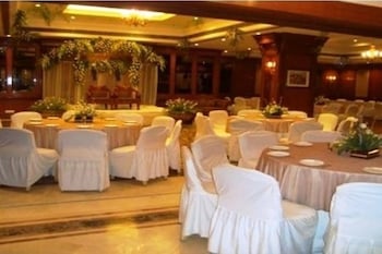 radisson hotel jalandhar grand windsor resorts ltd